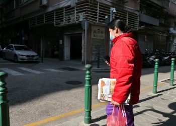 Uncertain trading mood with mixed opening for European markets