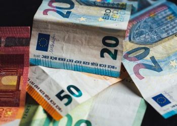 Euro sunk to lowest in 2½ years against Dollar