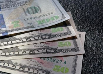 US Dollar show strength against Yen and Swiss Franc