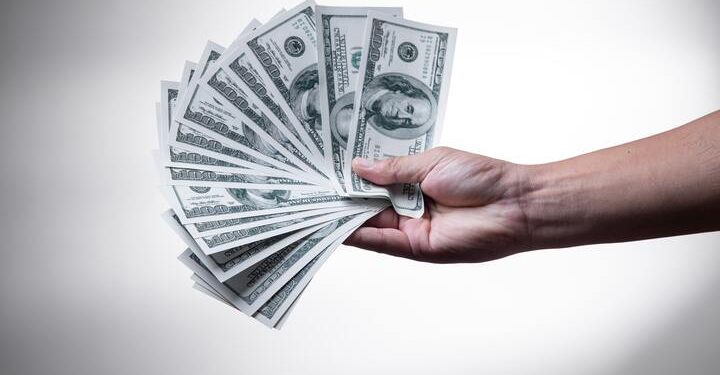 Dollar on the backfoot against Yen