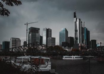 European share markets remain mixed as recent optimism proving hard to maintain