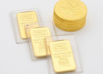 Gold remains steady with investors in wait and see phase