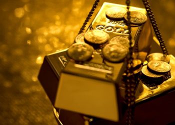 Gold remains steady just above $1,900 after yesterday’s sell-off on European stock