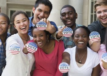 All major currencies almost flat as investors await on November 3