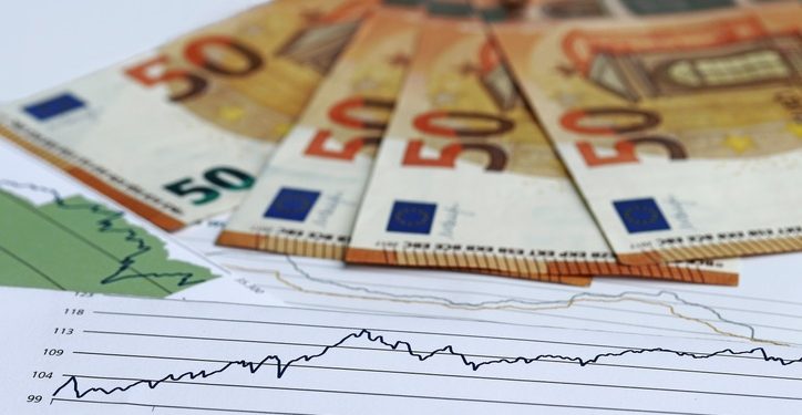 European shares significantly lower on Thursday as investors switched to risk-off