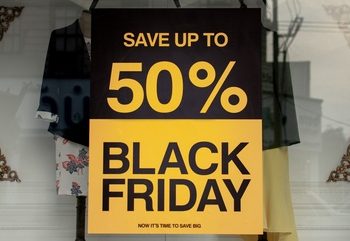 Market sails in nowhere land