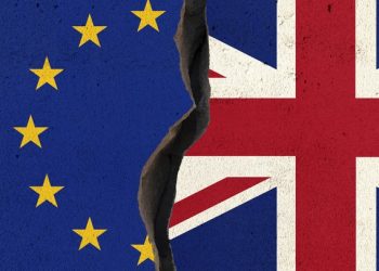 European stocks edged slightly higher by easing UK-EU tensions