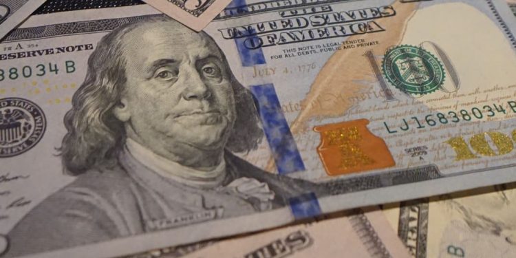 US dollar trading flat during early part of Thursday’s session