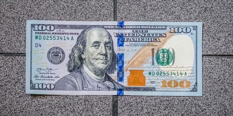 US dollar continues to gain ground on major currencies during early Thursday trading