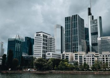 Most European benchmarks trading above support levels as investors remain optimistic