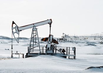 US and the UK move forward to ban Russian oil and gas imports